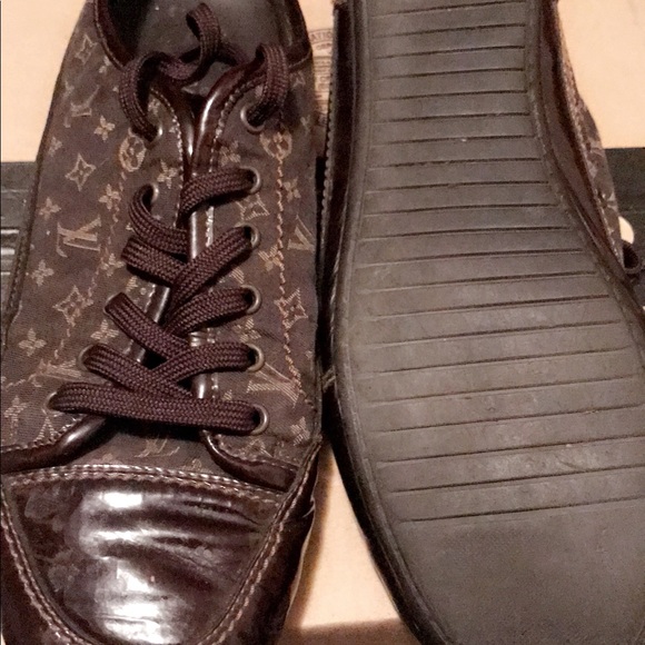 Mens Louis Vuitton fashion Sneaker size 39. - Picture 2 of 3